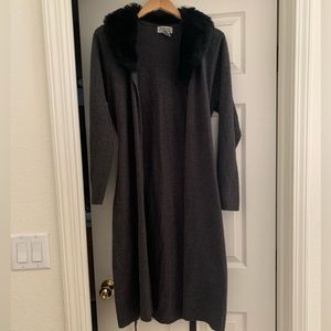 Vintage long cardigan with fur collar